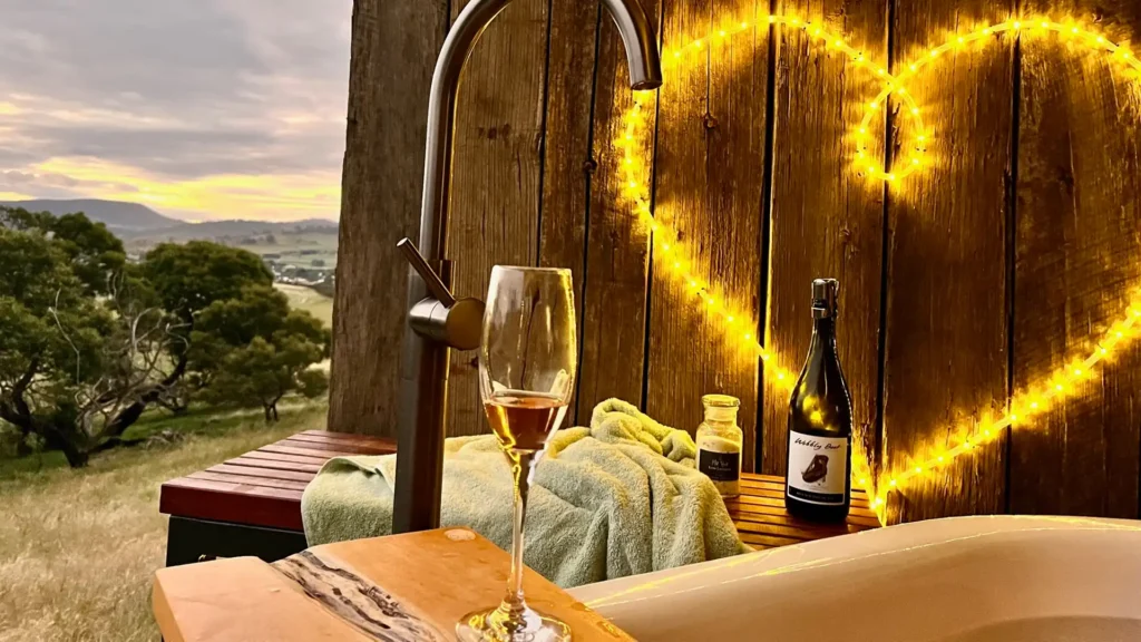 Accommodation with Outdoor Bath for Relaxing Escapes